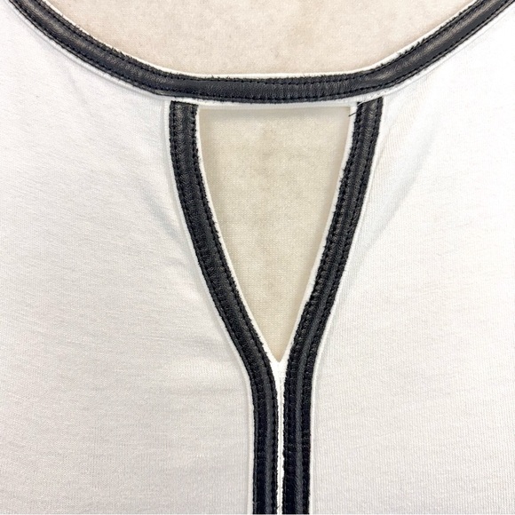 Vince Camuto ivory ruched top - Picture 2 of 7